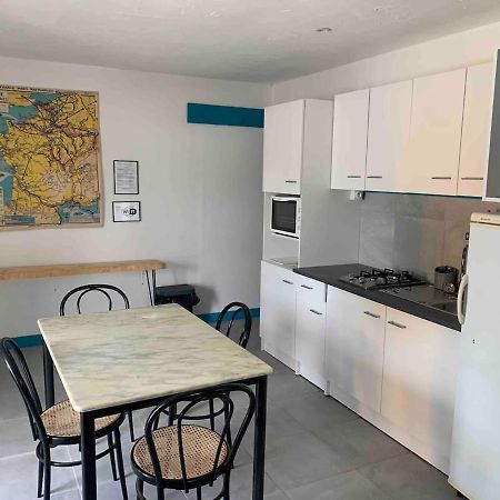 Le Depot Appartement Du Port A Champvert ภายนอก รูปภาพ